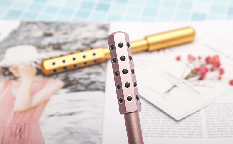 Cooling Metal Facial Massage Roller - Image 6