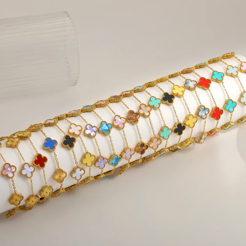 Flower Bracelet clasp detail
