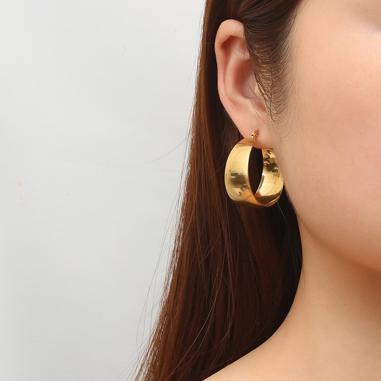 Wide Arc Titanium Steel Earrings – 18K Gold-Plated, Hypoallergenic - Image 3