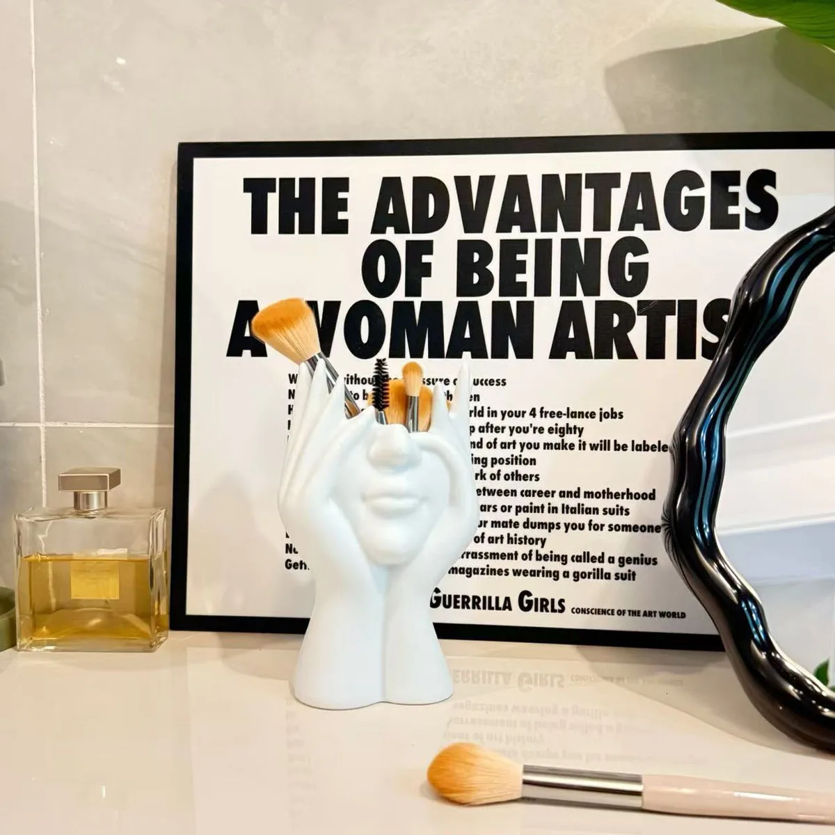 Makeup Brush Holder,Human Face Art Desktop Decoration,Vase,Compatible with Makeup,Eyebrow Pencils,Home Organizer,Plastic Material - Image 9