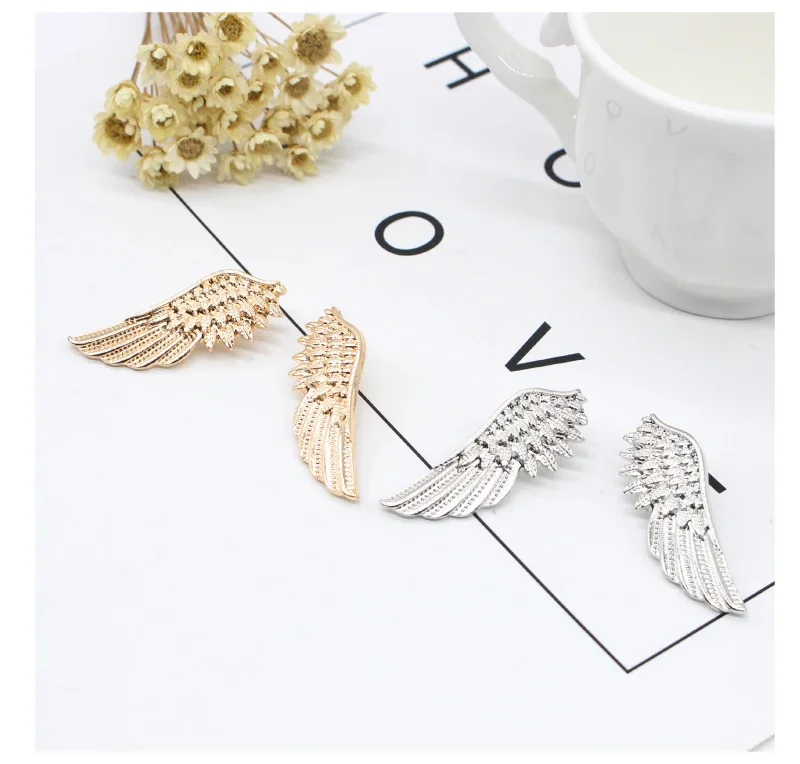 2pcs/set Fashion Men's Suit Brooches Feather Leaf Triangle Hollowed Out Crown Lapel Pins Party Male Jewelry Accessorie - Image 4