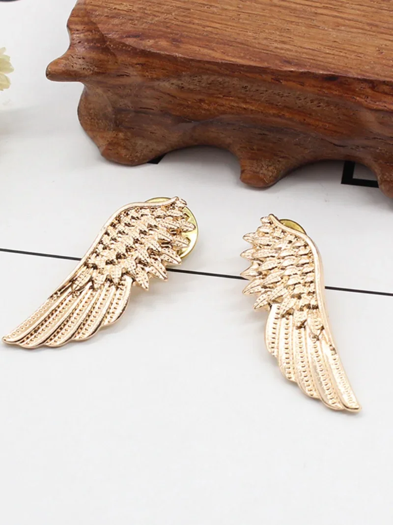 2pcs/set Fashion Men's Suit Brooches Feather Leaf Triangle Hollowed Out Crown Lapel Pins Party Male Jewelry Accessorie - Image 2