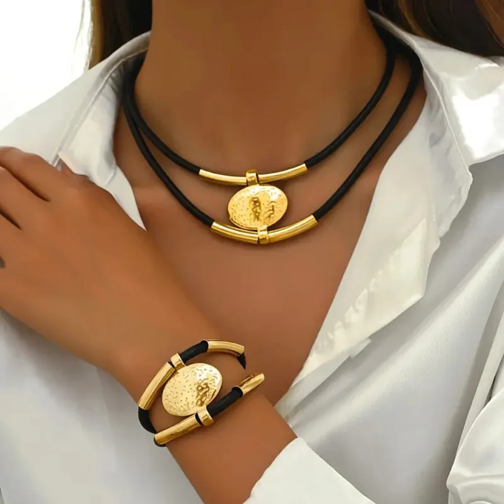 Layered Chain Necklace & Bracelet Set – Vintage Oval Faux Leather